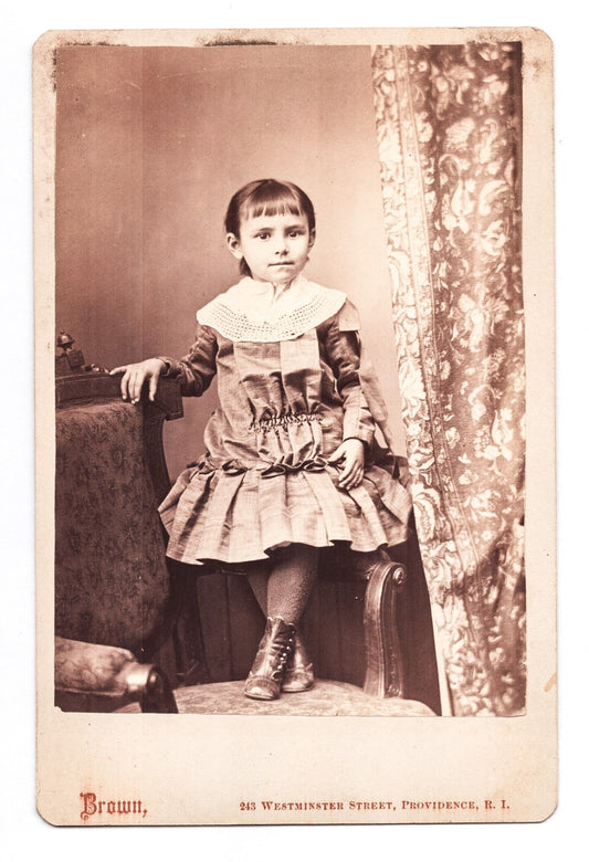 Photo Rhode Island Providence 1910s Cute Little Girl Brown Studio 5.5" x 4.5"