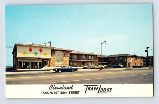 Cleveland Ohio Travelodge motel West 25th Street roadside lodging postcard