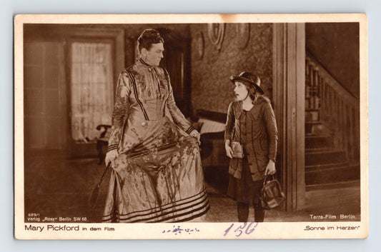 Mary Pickford interior scene staircase child Ross Verlag Sonne im Herzen 1930s RPPC postcard