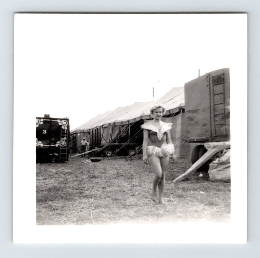 Clyde Beatty Circus 1954 Photo Lady Performer Concordia Kansas 3.5 x 3.5