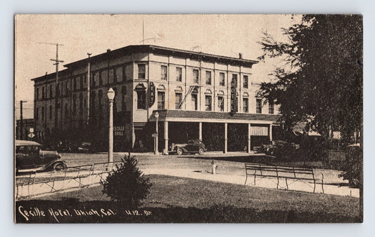 Ukiah California Cecille Hotel grill exterior cars street scene 1948 postcard