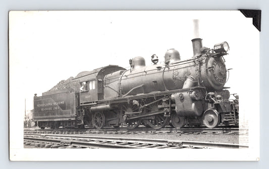 Pennsylvania Reading Seashore Line 4-4-2 steam locomotive 1948 railroad photograph 3.5 x 5.75 inches front view on tracks