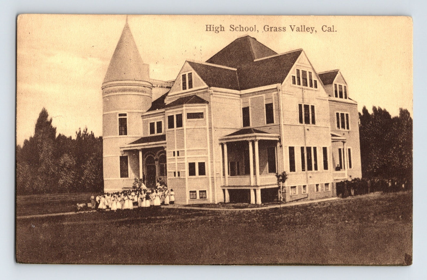 Grass Valley California High School building students gathered 1914 postcard