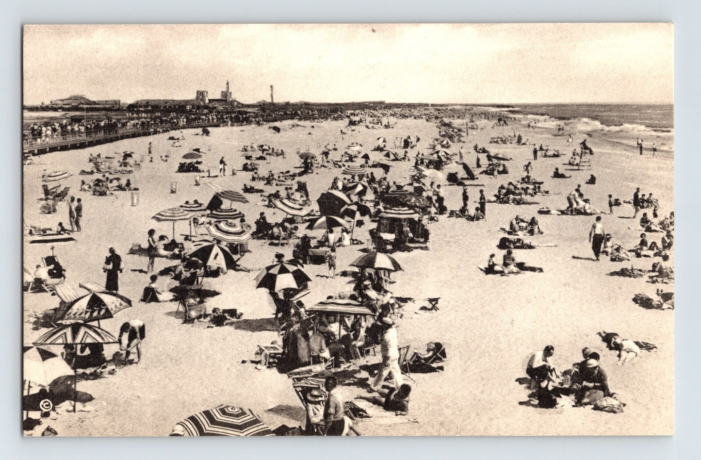 Jones Beach Long Island New York crowded beach umbrellas East Bathhouse 1940s postcard