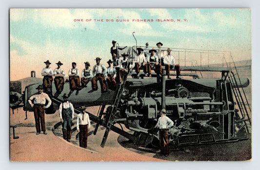 1910s postcard of large coastal artillery gun on Fisher’s Island, New York with uniformed soldiers posed around the mechanism