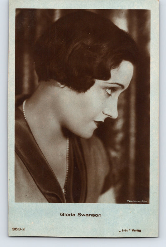 Gloria Swanson 1930s Paramount portrait RPPC postcard Iris back unposted