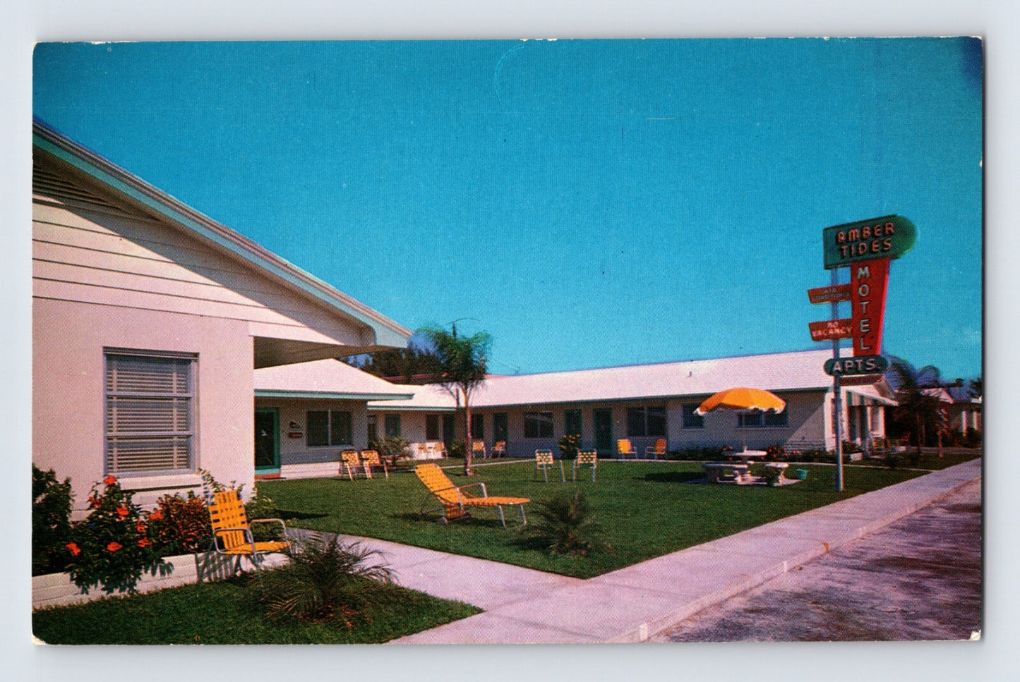 Clearwater Beach Florida Amber Tides Motel 1960s Postcard Unposted Chrome