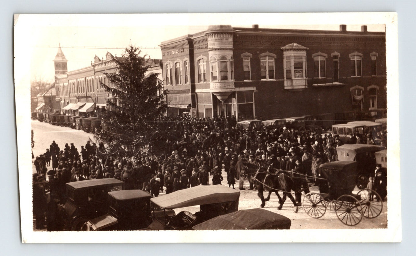 Sumner Iowa 1920s Photo Main Street Christmas Tree Gathering 5 x 3