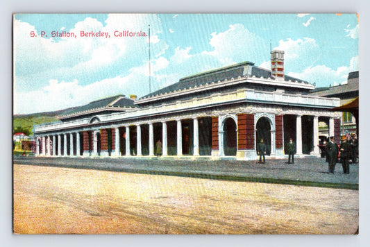 Berkeley California Southern Pacific Railroad Train Station Depot exterior colonnade 1910s postcard