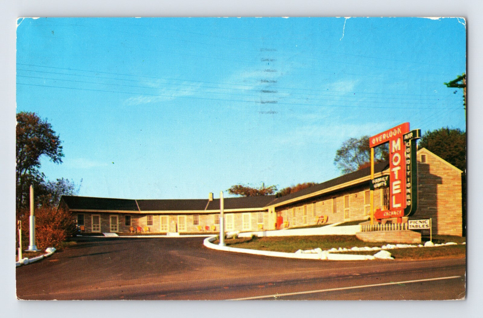 Charlottesville Virginia Overlook Motel roadside sign parking drive 1960 chrome postcard