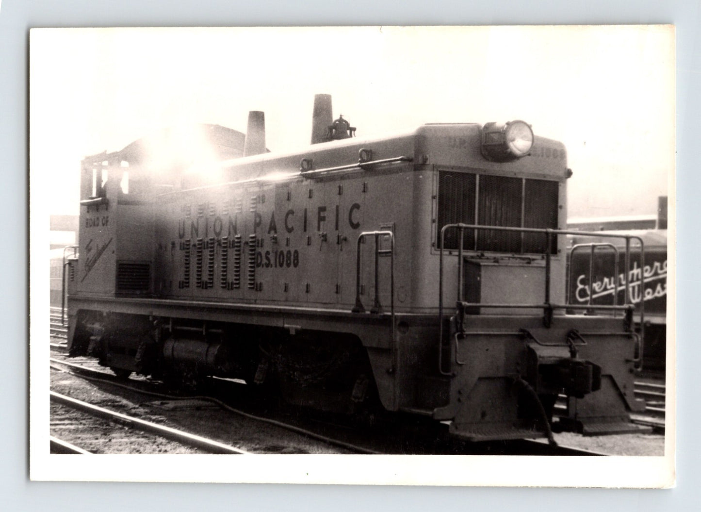 Union Pacific diesel switcher locomotive DS1000 Omaha Nebraska railroad photo 1940s