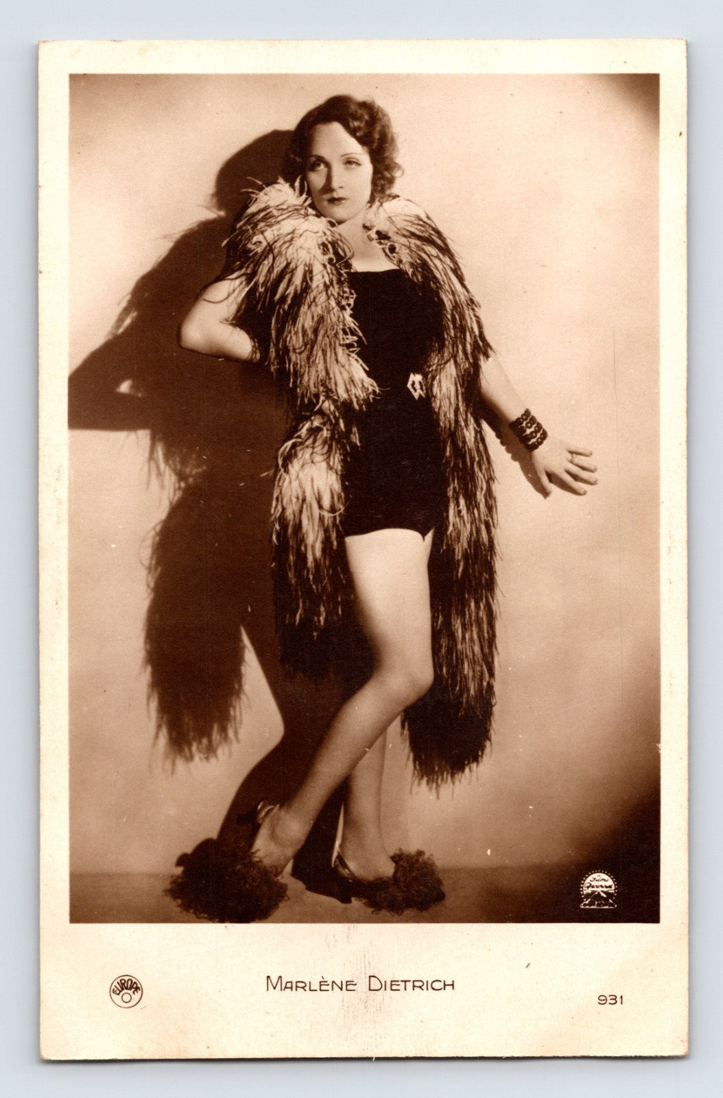Marlene Dietrich 1930s studio portrait real photo postcard French issue