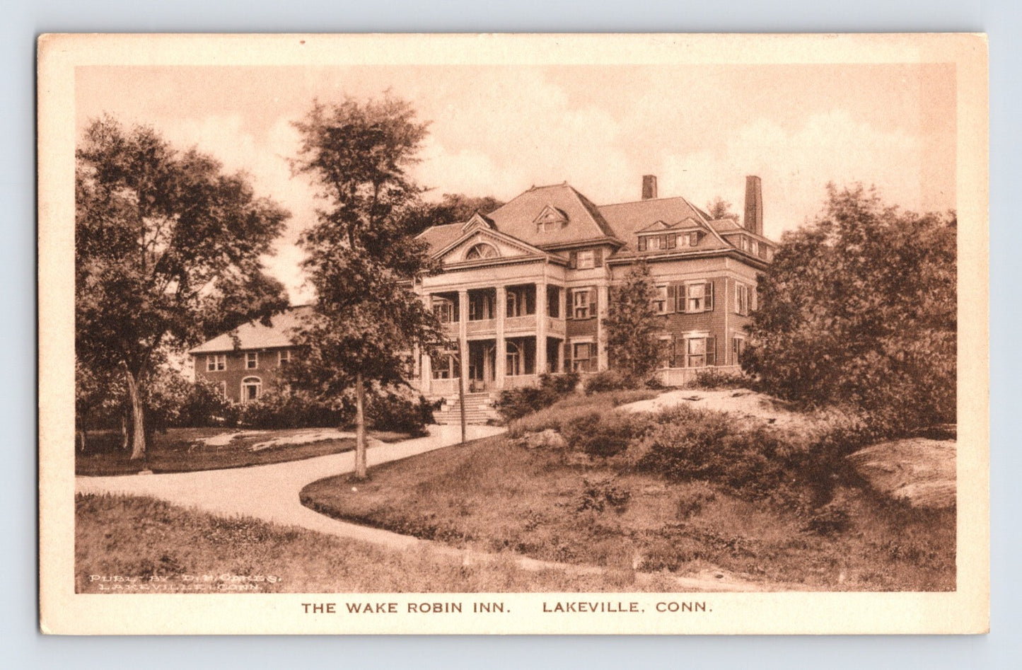 Wake Robin Inn Lakeville Connecticut large colonial style hotel with porch and landscaped grounds postcard