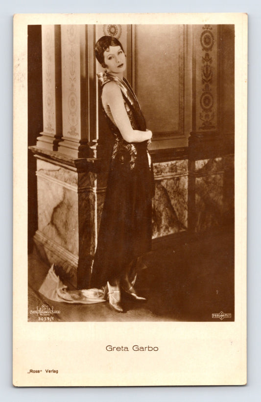 Greta Garbo MGM Ross Verlag 1930s Photo RPPC Postcard Unposted