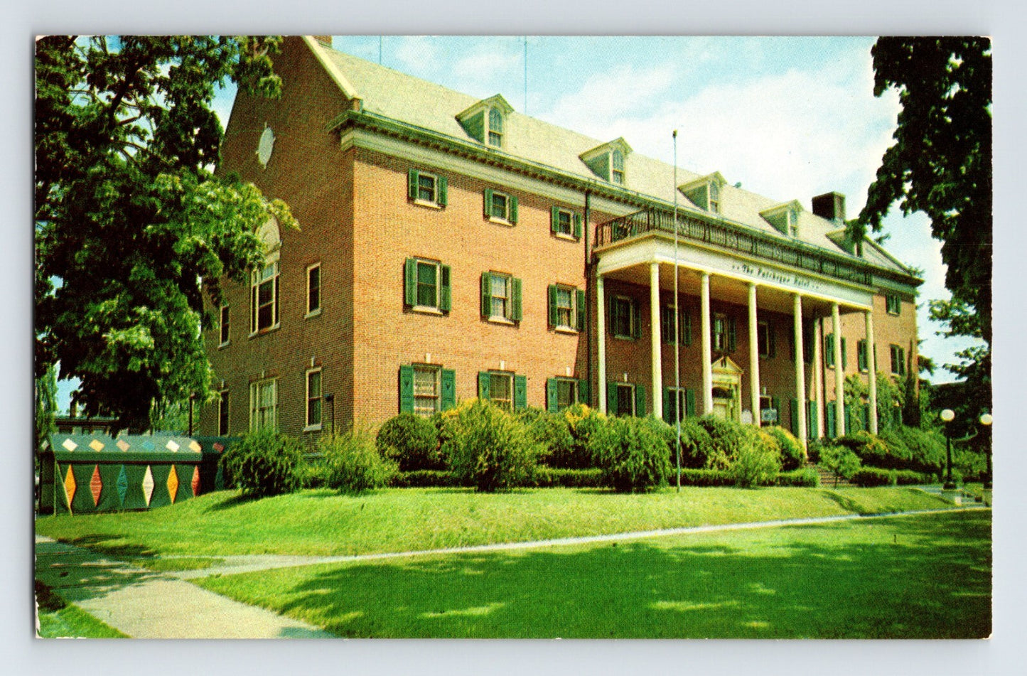 Patchogue New York Long Island hotel building columns lawn 1960s chrome postcard