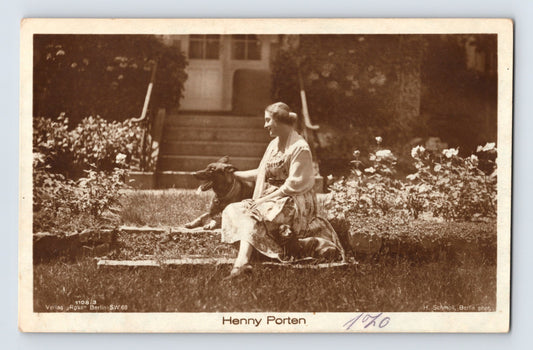 Henny Porten 1930s German silent film star RPPC Ross Verlag garden portrait unposted