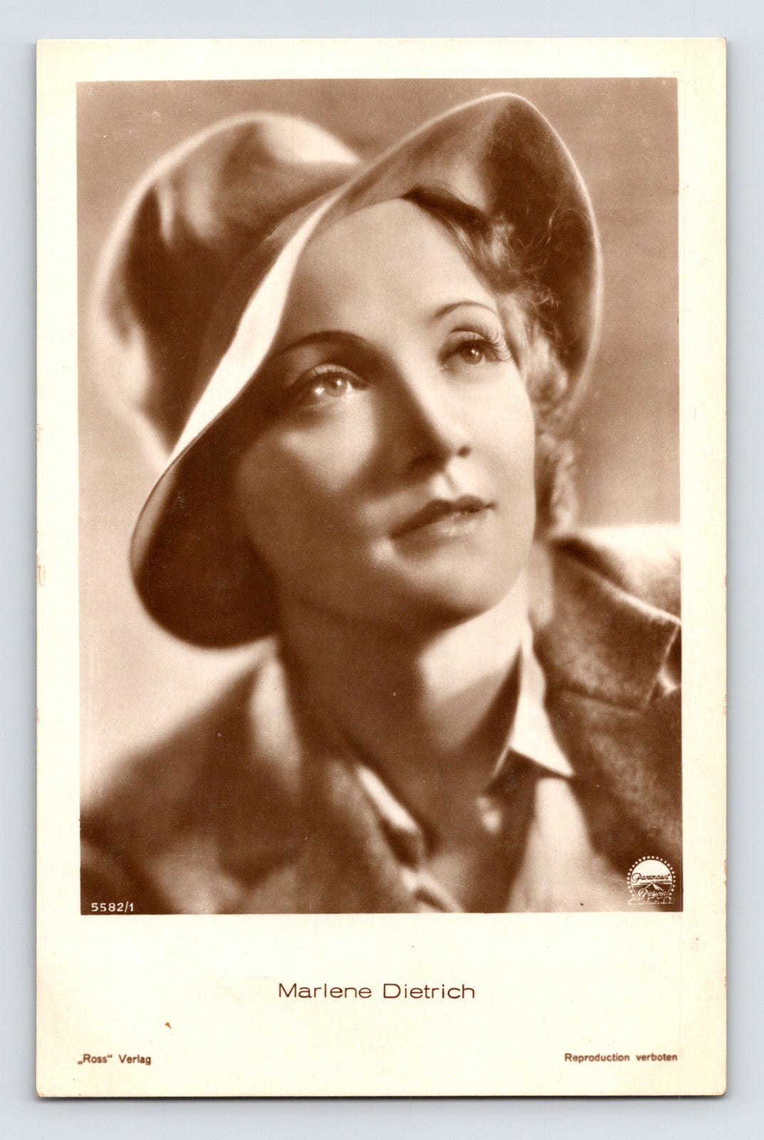 Marlene Dietrich portrait studio photograph hat Ross Verlag film star postcard