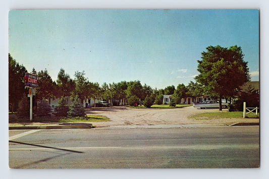 Colorado Springs Colorado Nob Hill Court motel roadside motor court chrome postcard 1960s