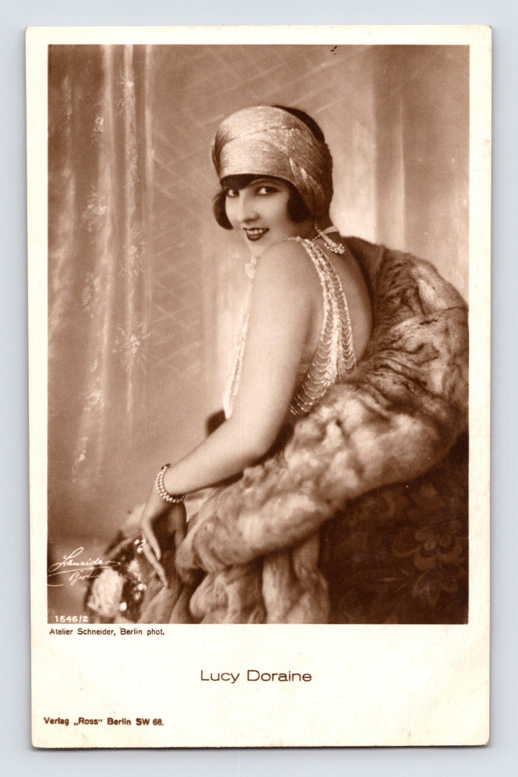 Lucy Doraine portrait fur stole flapper style 1930s RPPC postcard Ross Verlag