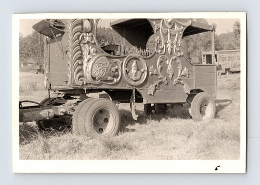 King Bros Cristiani Circus 1950s photo calliope wagon decorative panel lion carving